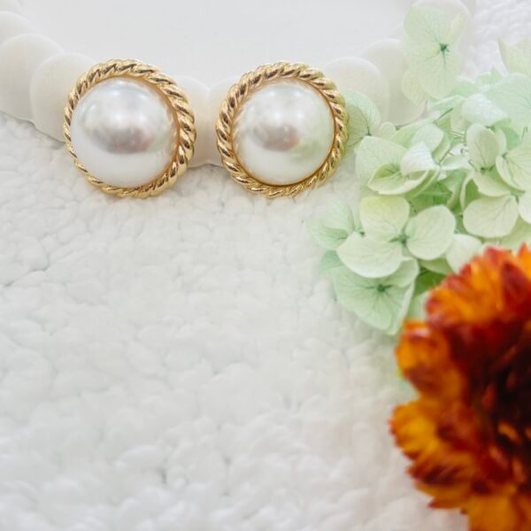 Pearl Poise - Image 2