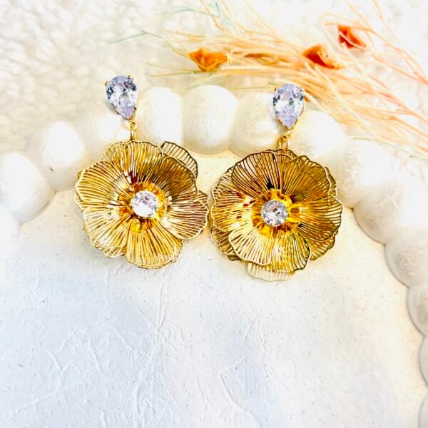 Dainty Glam